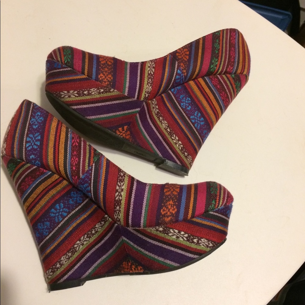 Mossimo Aztec print wedges